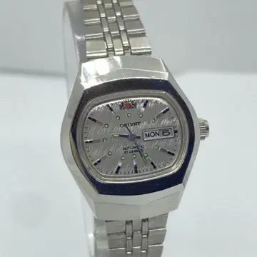 작동 Orient 자동 와인딩 여성용 손목시계 21석 빈티지