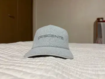 데상트 골프 그레이 캡