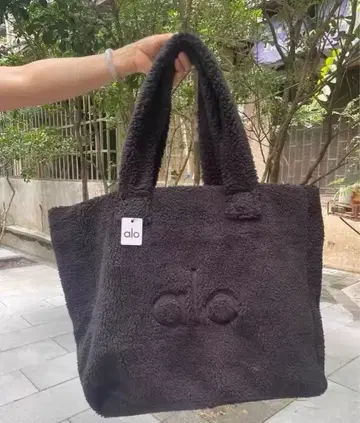 alo 보아 토트백 블랙