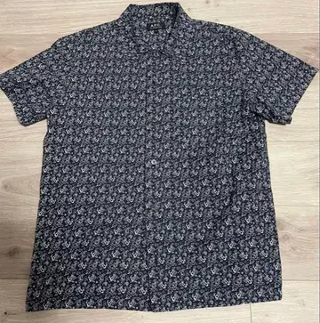 A.P.C. 네이비 페이즐리 무늬 반팔 셔츠 M