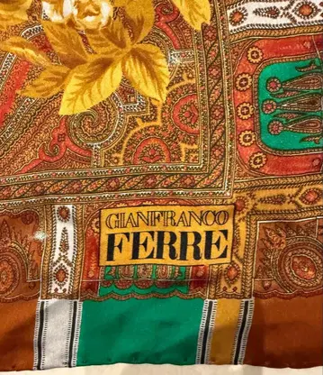 GIANFRANCO FERRE 대형 꽃무늬 스카프