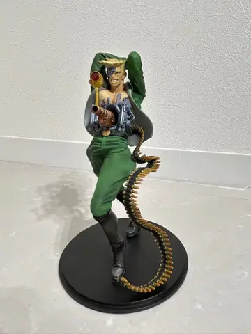 스태츄 레전드 슈트로하임 죠죠 피규어