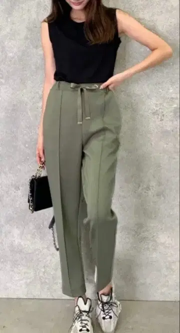 새상품!완판템 벌스데이 바쉬 BB Casey pants 카키 M