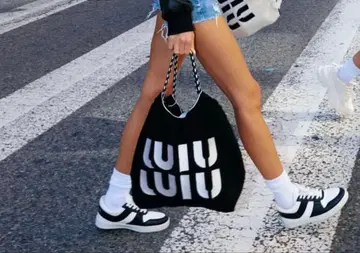 [택 포함 새상품] 미카레미카레 Account 토트백 블랙