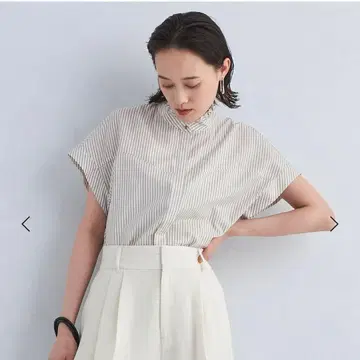 프릴 넥 프렌치 슬리브 블라우스