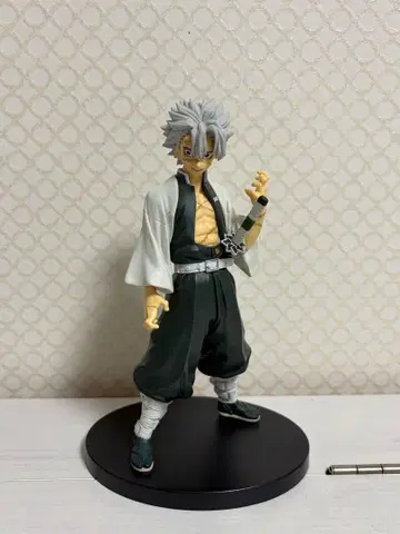 귀멸의 칼날 시나즈가와 사네미 피규어