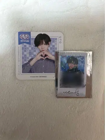 #러브시크 우토 폴라로이드풍 트레이딩 카드 친필 사인 포함