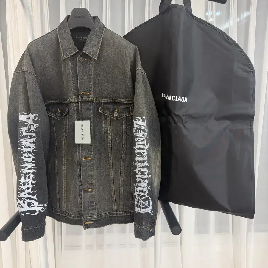 xs] Balenciaga Political Campaign Varsity Jacket Black | Bunjang