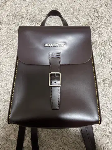 닥터마틴 브라운 가죽 백