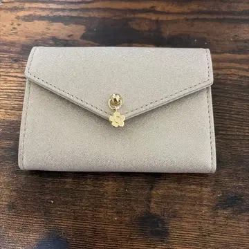 MARY QUANT 라메필름 카드 케이스 골드 계열