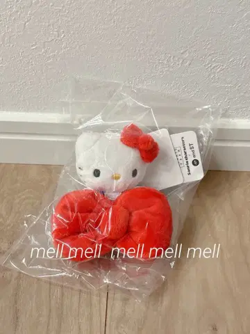 로리즈팜 키티 Me% 토이 키링