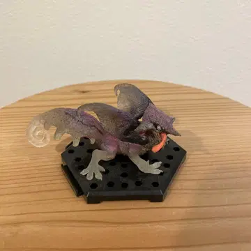 몬스터 헌터 오오나즈치 피규어