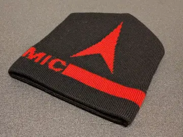 ATOMIC 니트 모자 블랙과 빨간색 아식스제