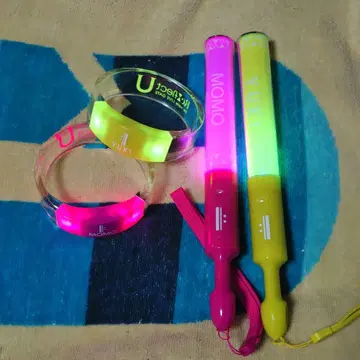 아이나나 Re:vale 'Re:flect U' 응원봉 뱅글라이트