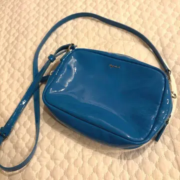 [ 새상품급 ] agnes b. 에네스베 블루 에나멜 미니 숄더백