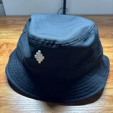 MARCELO BURLON X STARTER 버킷 햇