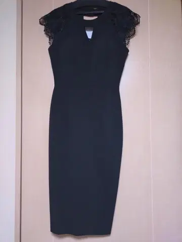 미사용 새상품 PEARL 블랙 타이트 드레스 사이즈 S