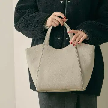 [새상품급] BEAUTY&YOUTH 볼 체인 토트백 2way