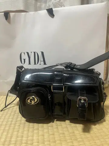 GYDA 에나멜 백