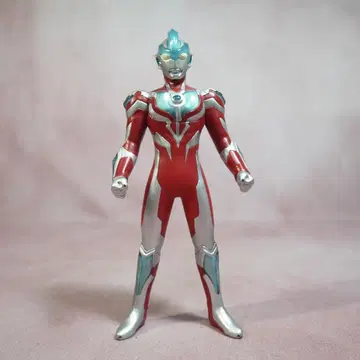 소프비혼 울트라맨 긴가