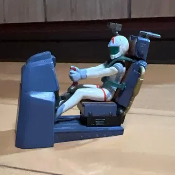 선라이즈 이매지네이션 건담 아무로 레이in 코어 파이터 조종석