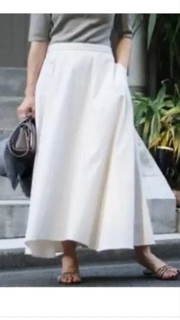 [IENA] 코튼 리오셀 헴라인 플레어 스커트