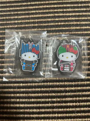 헬로키티 산리오 가면라이더 디케이드 아크릴 키링