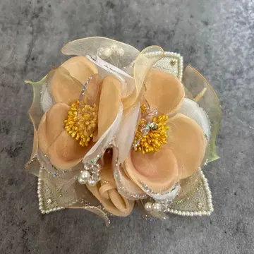 새상품급 코사지 웜 컬러 계열 입학식 졸업식 피로연 파티