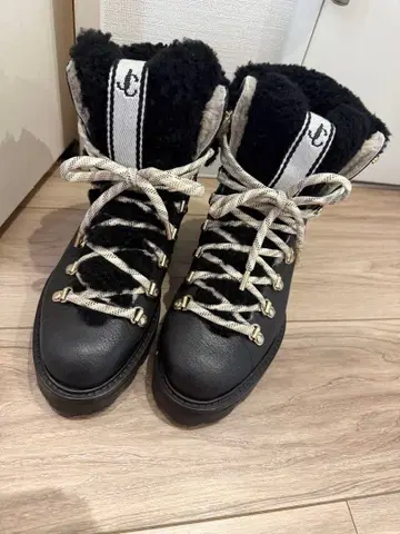 JIMMY CHOO 가죽 퍼 하이컷 부츠