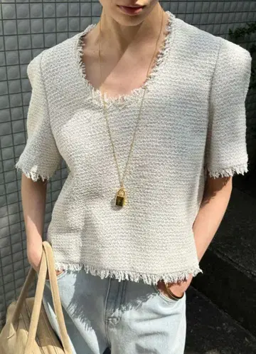 ORR 트위드 딥 넥 블라우스