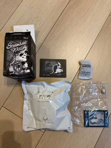 디즈니 스팀보트 윌리 피규어 POP MART