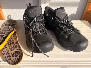 KEEN 방수 블랙 아웃도어 신발 27.5cm