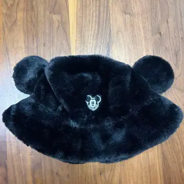 디즈니 미키마우스 귀 달린 퍼 모자 블랙