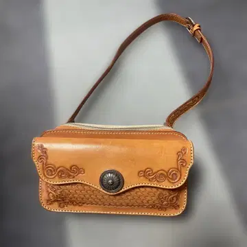 SAAD 카빙 가죽 바디백 힙색