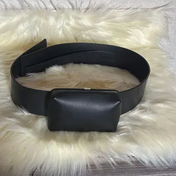 COS (코스) 벨트백 바디백 웨스트 파우치 블랙 소가죽