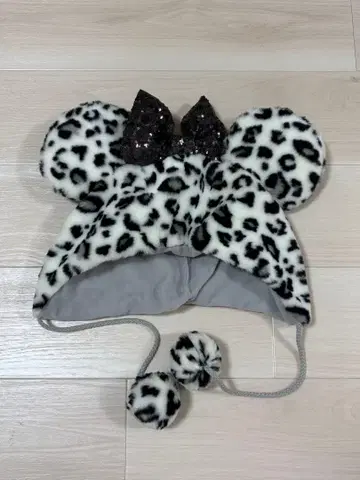 미니 레오파드 무늬 팬캡 화이트 x 그레이