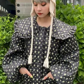 새상품급 Candy Stripper 플라워 퀼팅 자켓 블랙