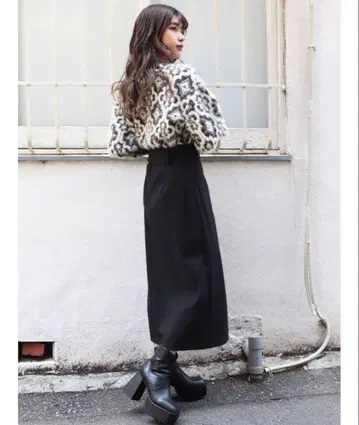 레오파드 무늬 복슬복슬 니트 스웨터 프리 사이즈