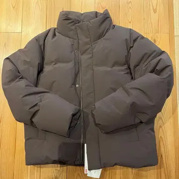 UNIQLO 심리스 다운 자켓 M 사이즈, 미사용 다크 브라운