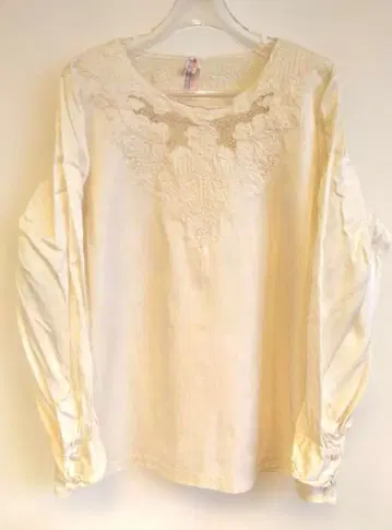 실크 자수 블라우스 베이지 42 LL 미사용