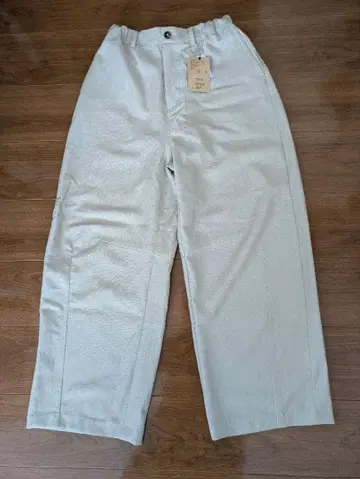 라이트 베이지 와이드 레그 캐주얼 팬츠