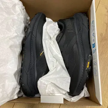 [ 새상품 ] HOKA 트랜스포트 GTX 26.5 블랙 고어텍스 비브람