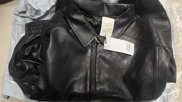 새상품급 BEAMS 블랙 가죽 자켓 M 사이즈