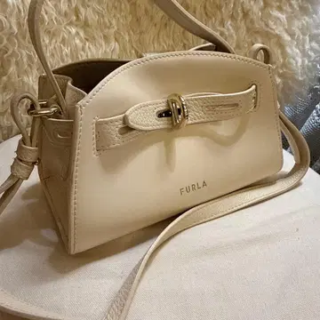 FURLA 벨트 포함 숄더백