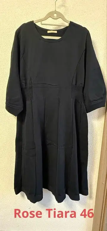 로즈 티아라 블랙 원피스 A라인