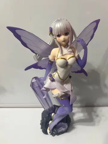 Re: 제로부터 시작하는 이세계 생활 에밀리아 라우완 한정판 피규어