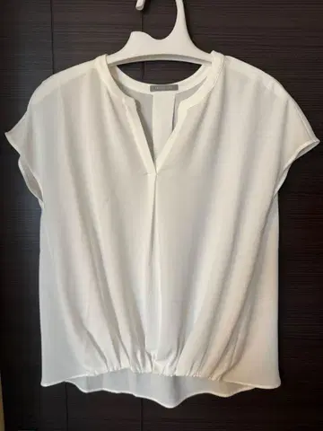 theory luxe 화이트 반팔 블라우스 38 사이즈