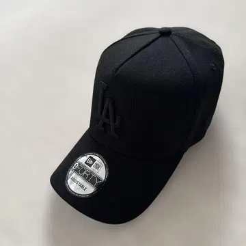 새상품급: LA 다저스 공식 9FORTY 블랙 야구 모자