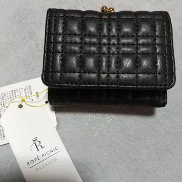 로페피크닉 퀼팅 디자인 3단 폴더형 지갑 블랙