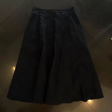 린넨 소재 무릎 아래 기장 마가렛호웰 플리츠 스커트